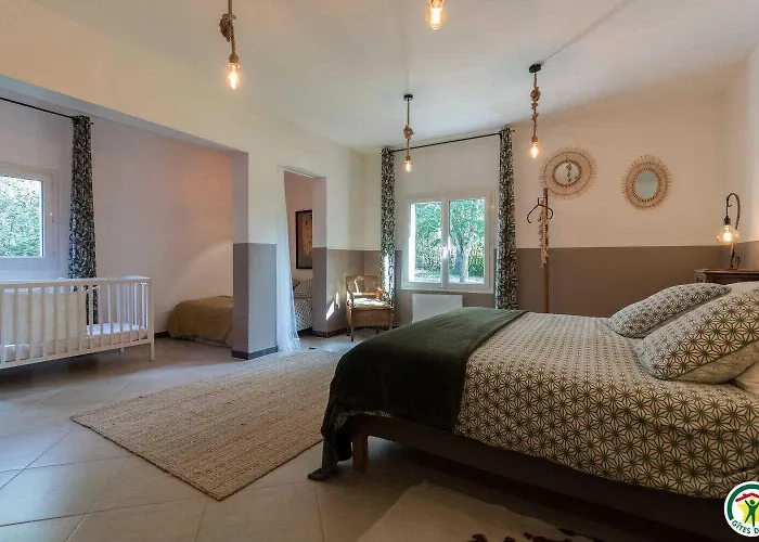 Hébergement de vacances En Sales